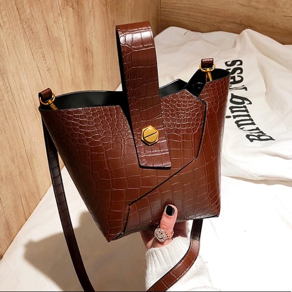 🔄🆕 CAIRO Crocodile Bucket Bag Set - Picture 3 of 6